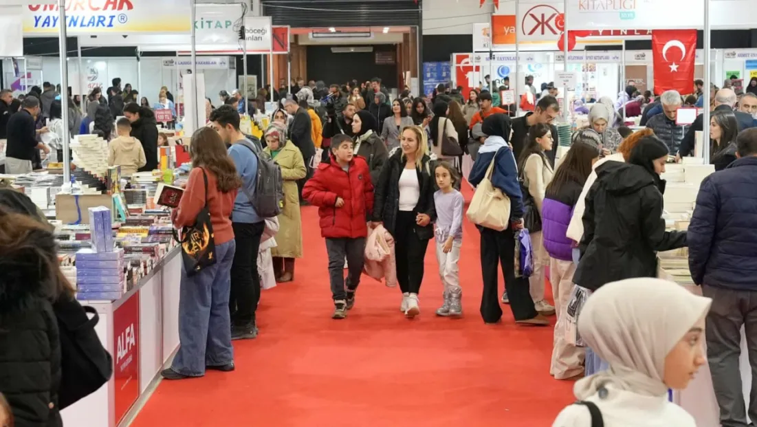6. KİTAP FUARI’NDA, DEĞERLİ KALEMLER ELAZIĞLILARLA BULUŞUYOR