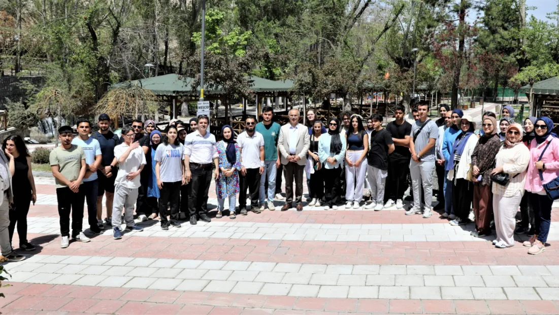 Malatya Kent Konseyi Gençlik Meclisi Konak’tan Horata’ya Doğa Yürüyüşü Düzenledi