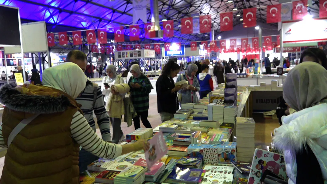 10. Malatya Anadolu Kitap ve Kültür Fuarı'na Yoğun İlgi Devam Ediyor