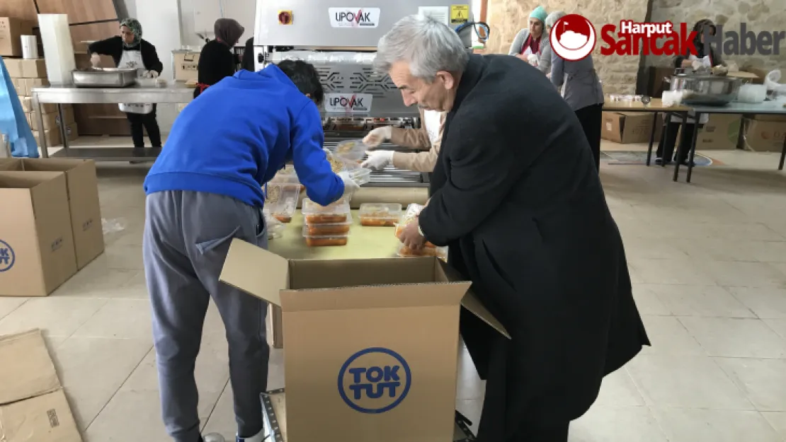 Arapgir Belediyesi'nden Sıcak Yemek Hizmeti Devam Ediyor