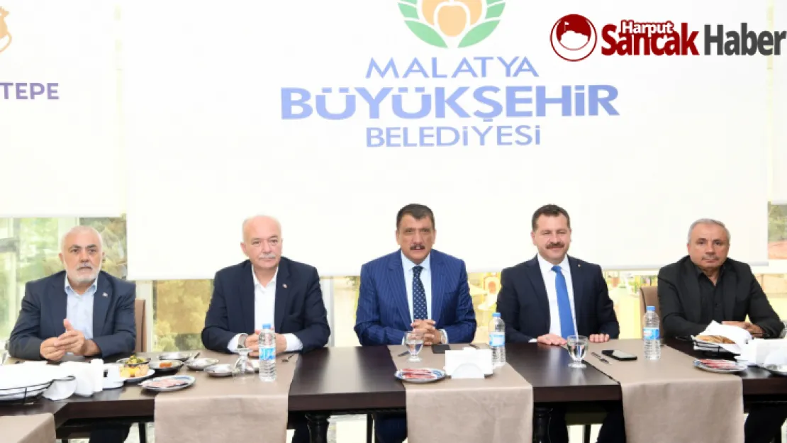 Balıkesir Heyetinden Büyükşehir Belediye Ziyareti