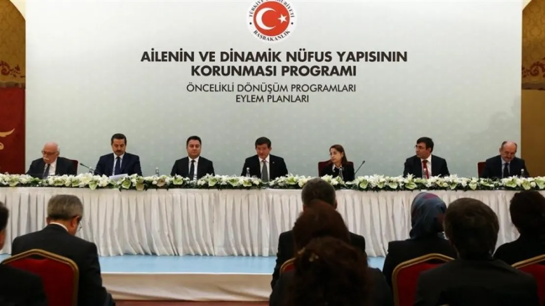 Başbakan Davutoğlu, 'Ailenin ve Dinamik Nüfus Yapısının Korunması Programı'na katıldı.