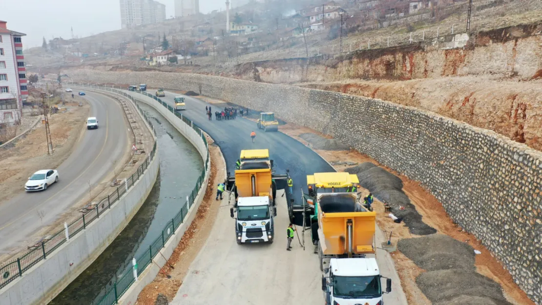 Başkan Er '75 İş Makinası Ve 160 Personelle Sahada Çalışmalarımızı Hızlı Bir Şekilde Sürdürmekteyiz'