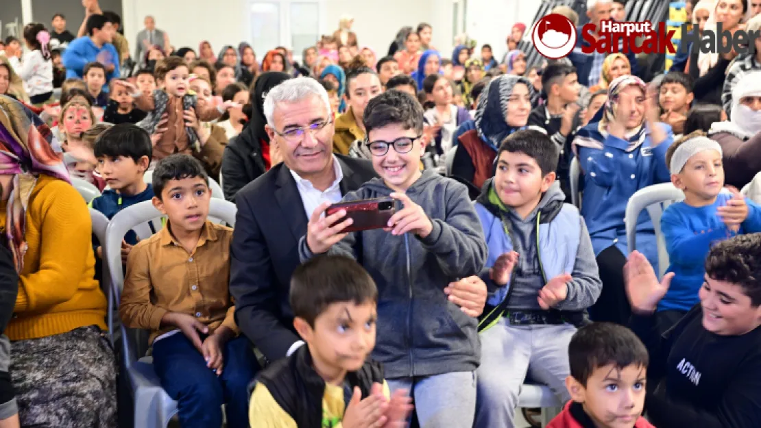 Başkan Güder, Depremzede Çocukların Yanında Olmaya Devam Ediyor