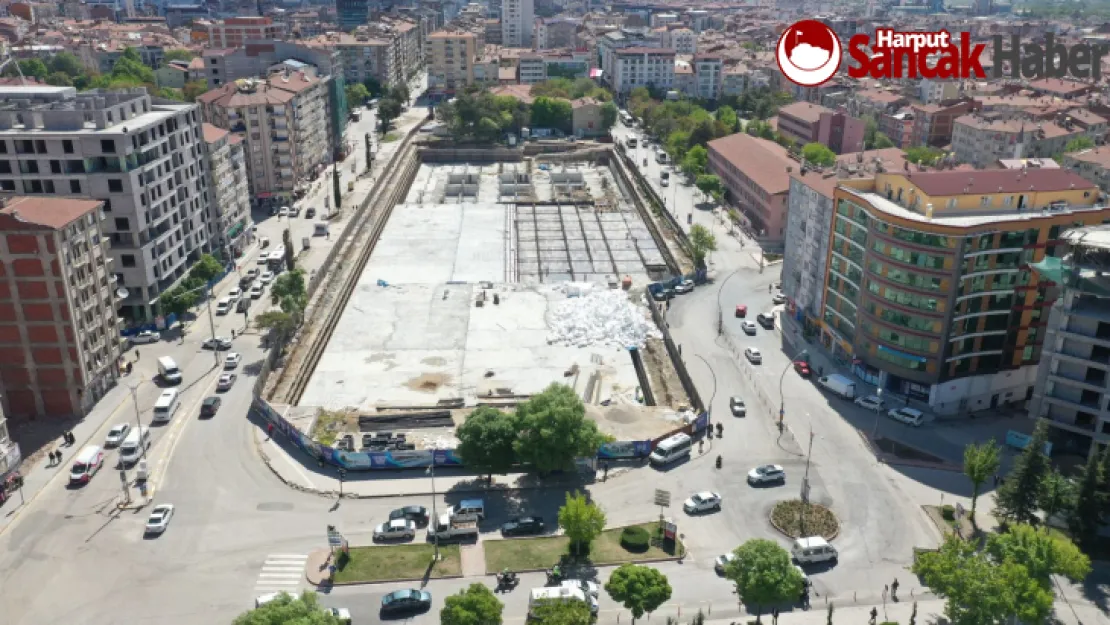 Başkan Şerifoğullari Kent Meydanı ve Yer Altı Otoparkı İnşa Çalışmalarını Yerinde İnceledi