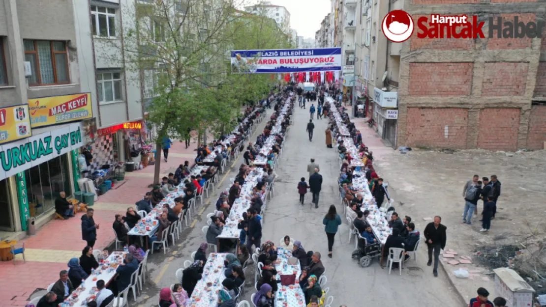 BAŞKAN ŞERİFOĞULLARI ÜNİVERSİTE MAHALLESİ SAKİNLERİYLE İFTAR YAPTI