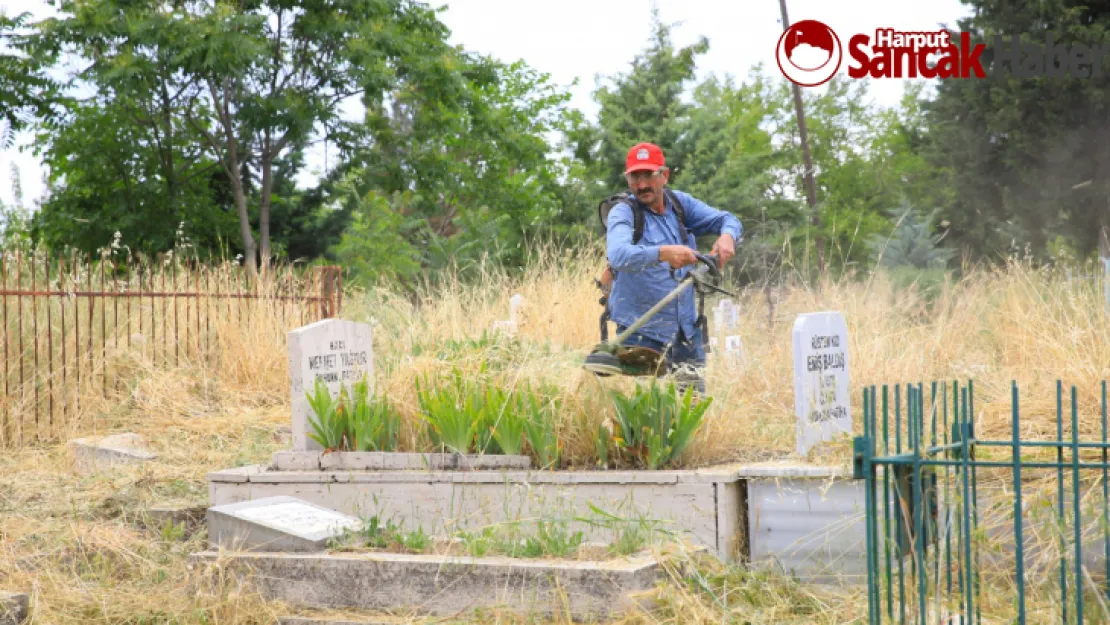 Battalgazi Belediyesi mezarlıkların bakım ve temizliğini sürdürüyor