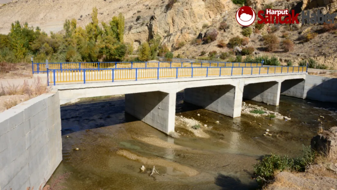 Büyükşehir Yol Güvenliğini Artırmak İçin Köprü, Menfez Ve Taş Duvar İnşa Ediyor