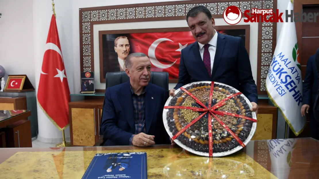 Cumhurbaşkanı Erdoğan Büyükşehir Belediyesini Ziyaret Etti