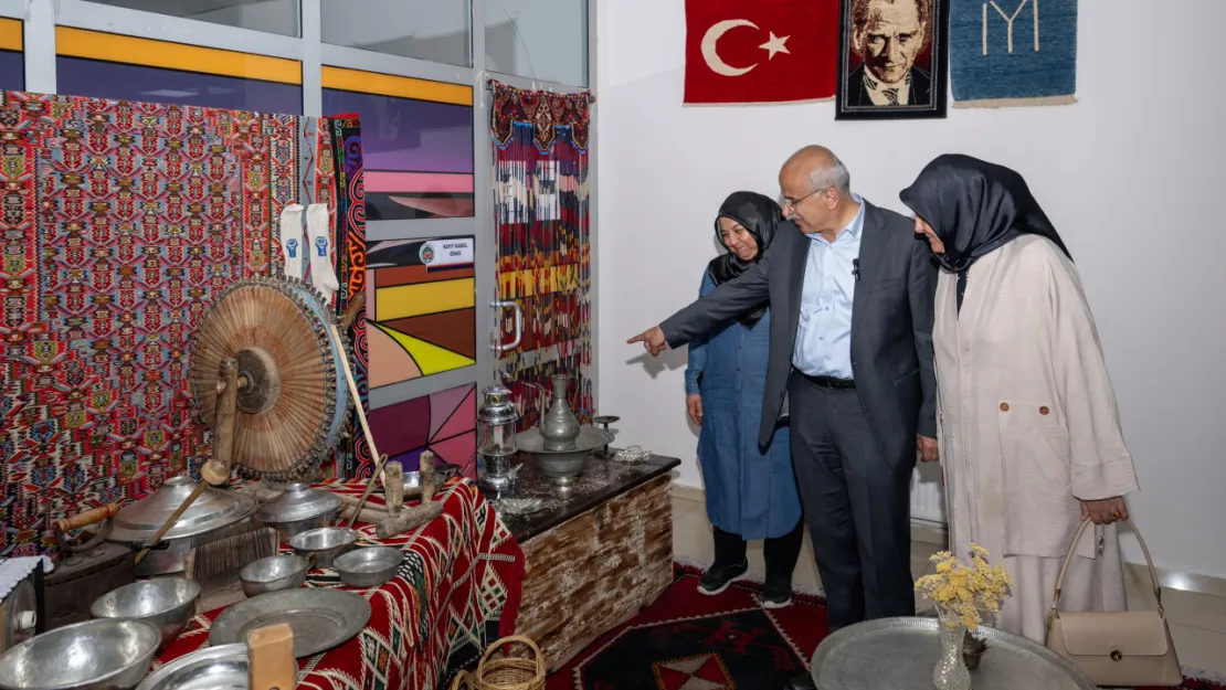 'El Sanatları Yıl Sonu Sergisi' Büyük Beğeni Topladı