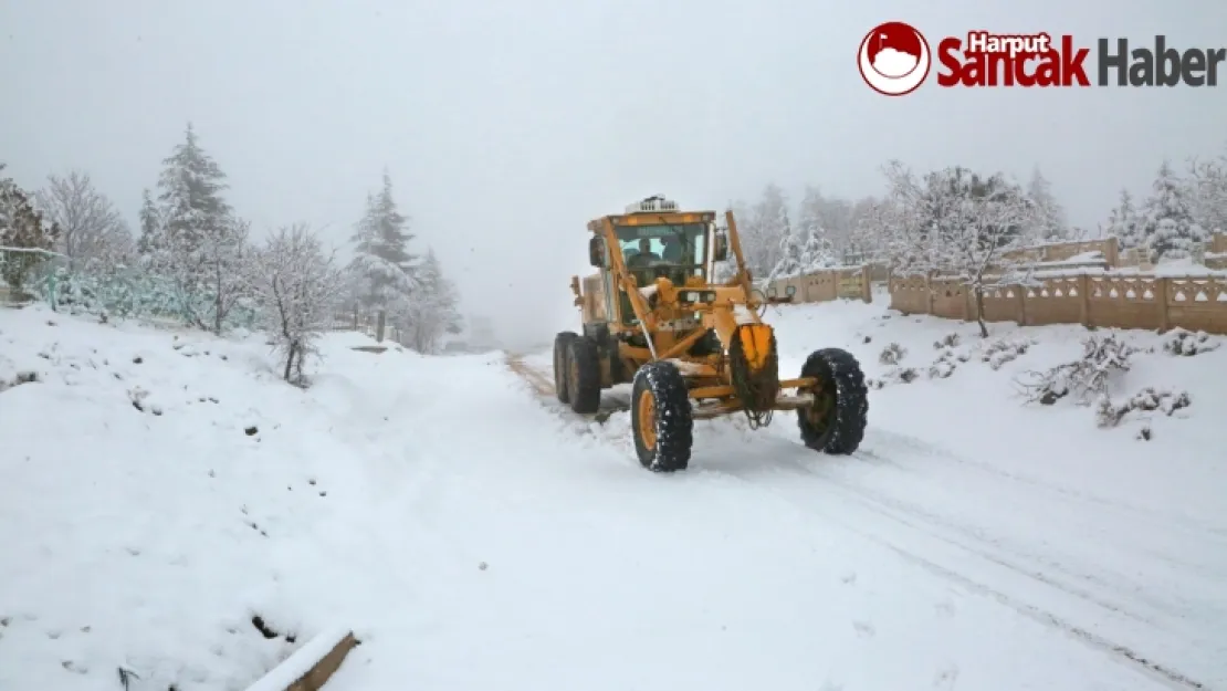 Elazığ'a Mevsimin İlk Karı Yağdı