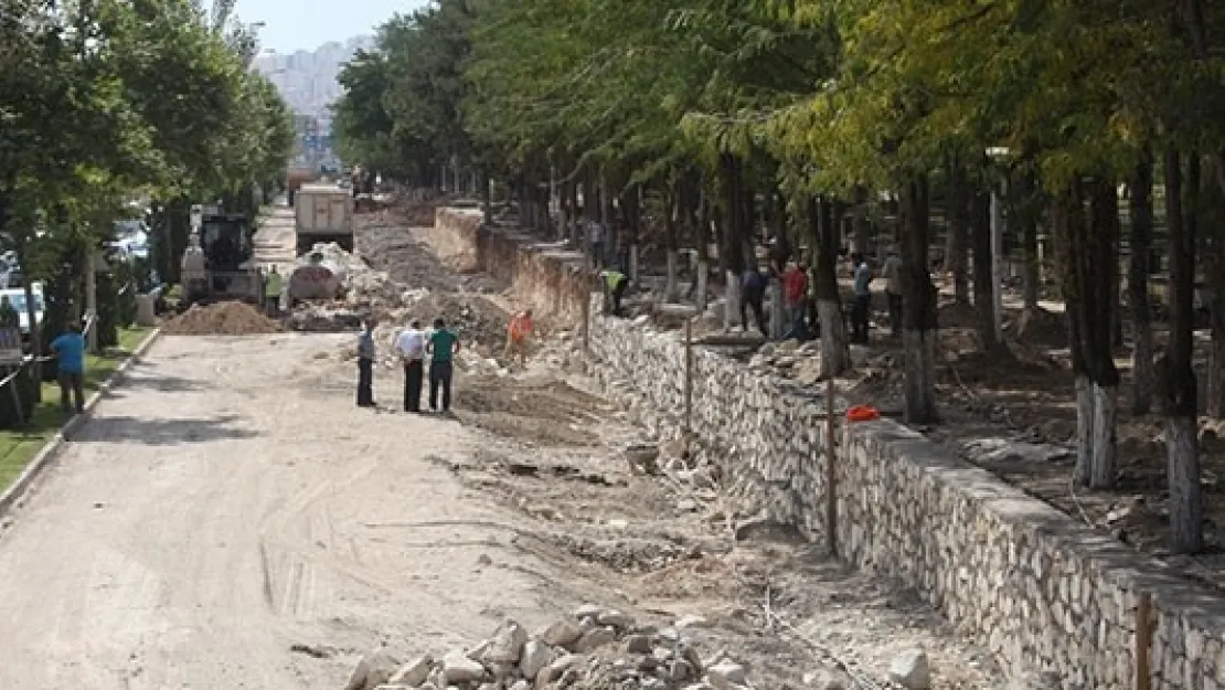  Elazığ Belediyesi Asfalt Çalışmalarını Sürdürüyor