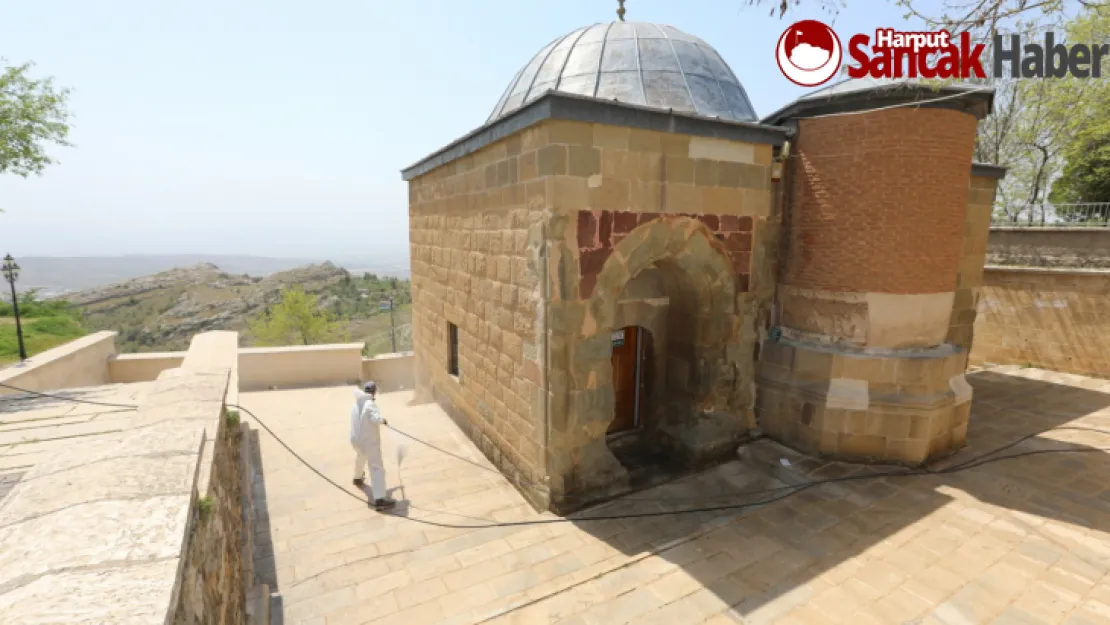 Elazığ Belediyesi Bayram Öncesi Şehir Genelinde Temizlik Çalışması Yaptı