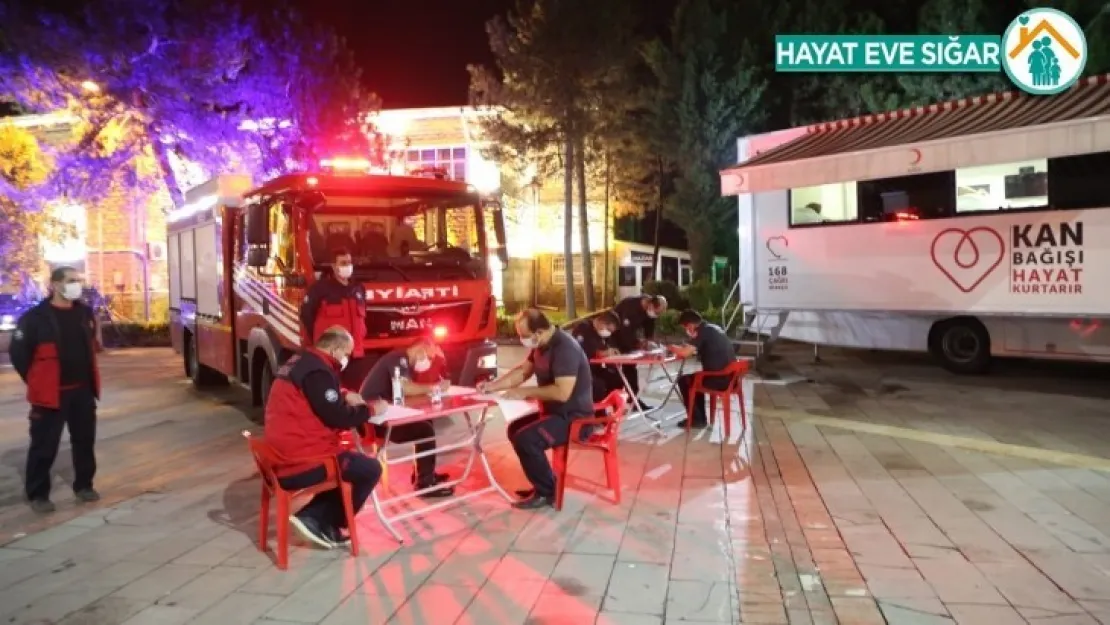 Elazığ Belediyesi İtfaiye Personelinden Kan Bağışı