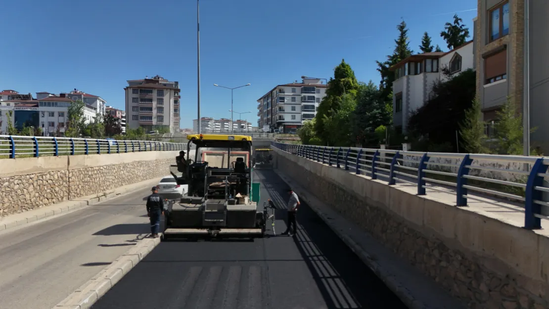 ELAZIĞ BELEDİYESİ, KENT GENELİNDEKİ ASFALTLAMA ÇALIŞMALARINA DEVAM EDİYOR