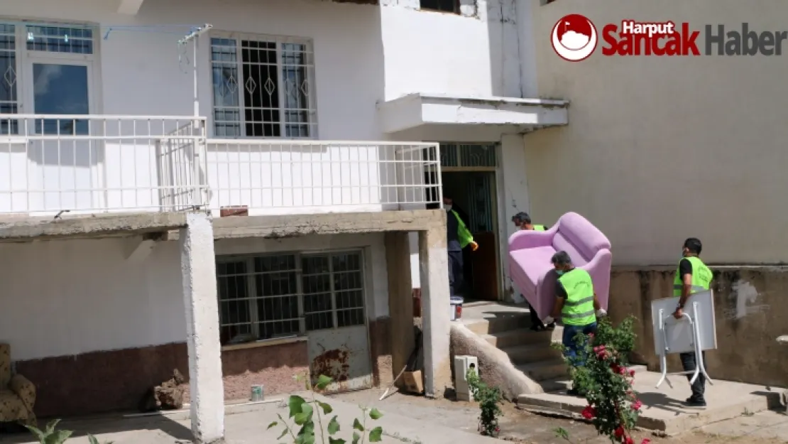 Elazığ Belediyesi'nden Evi Yanan Aileye Yardım