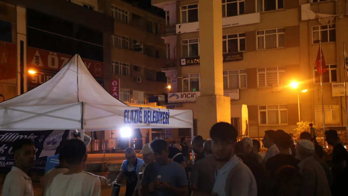 Elazığ Belediyesi'nden Kandil İkramı