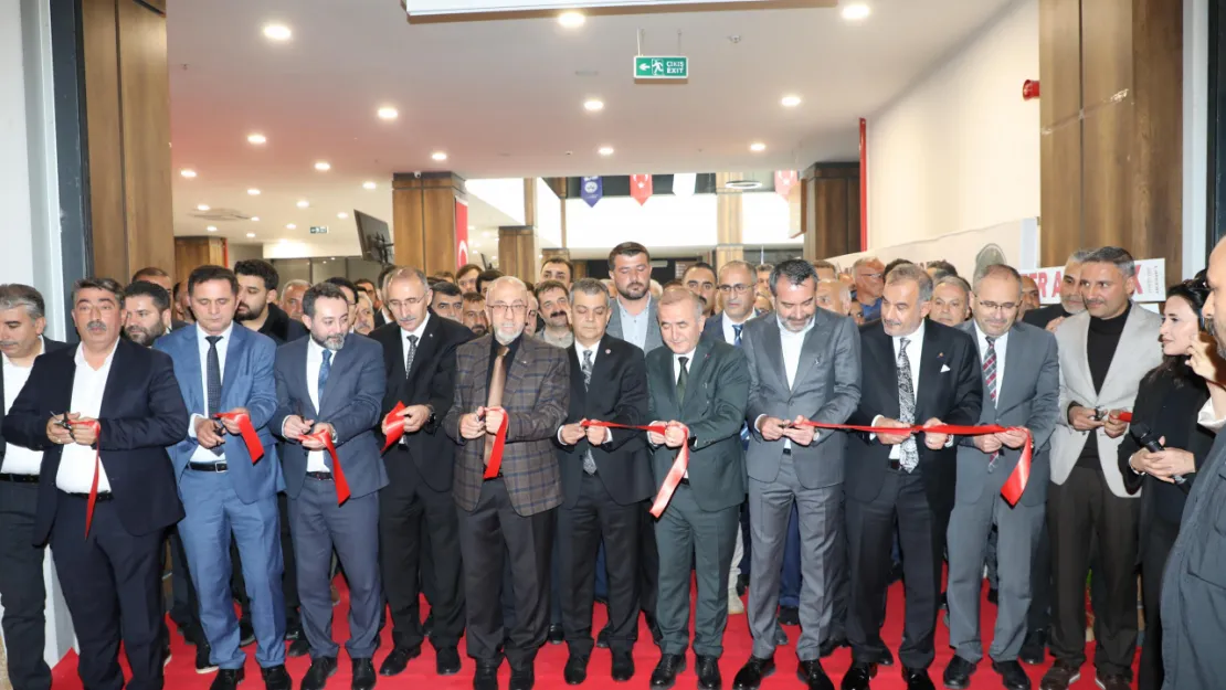 ELAZIĞ BELEDİYESİ'NİN DÜZENLEDİĞİ İNŞAAT FUARI'NIN AÇILIŞI GERÇEKLEŞTİRİLDİ