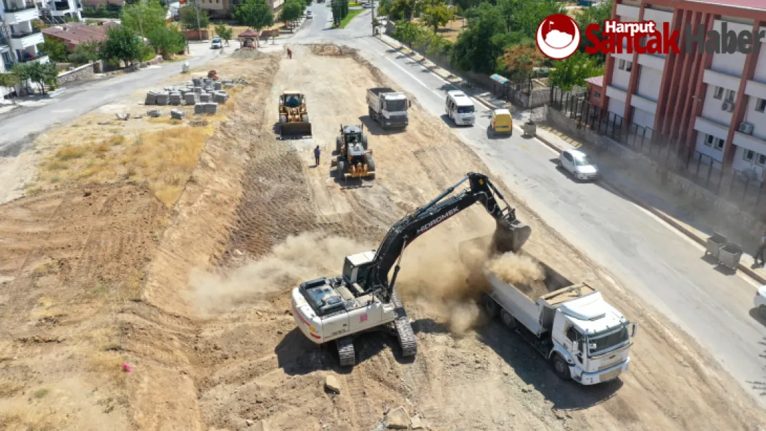 Elazığ Belediyesi Şehir Genelinde Yol Çalışmalarını Sürdürüyor