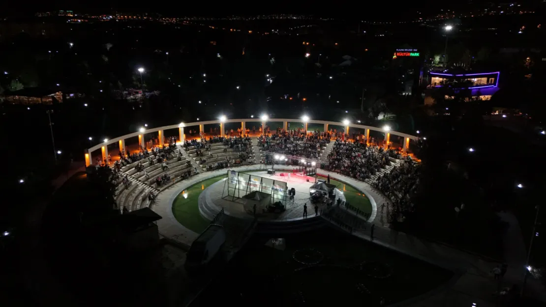 Elazığ'da Yaz Konserleriyle Coşku Sürüyor