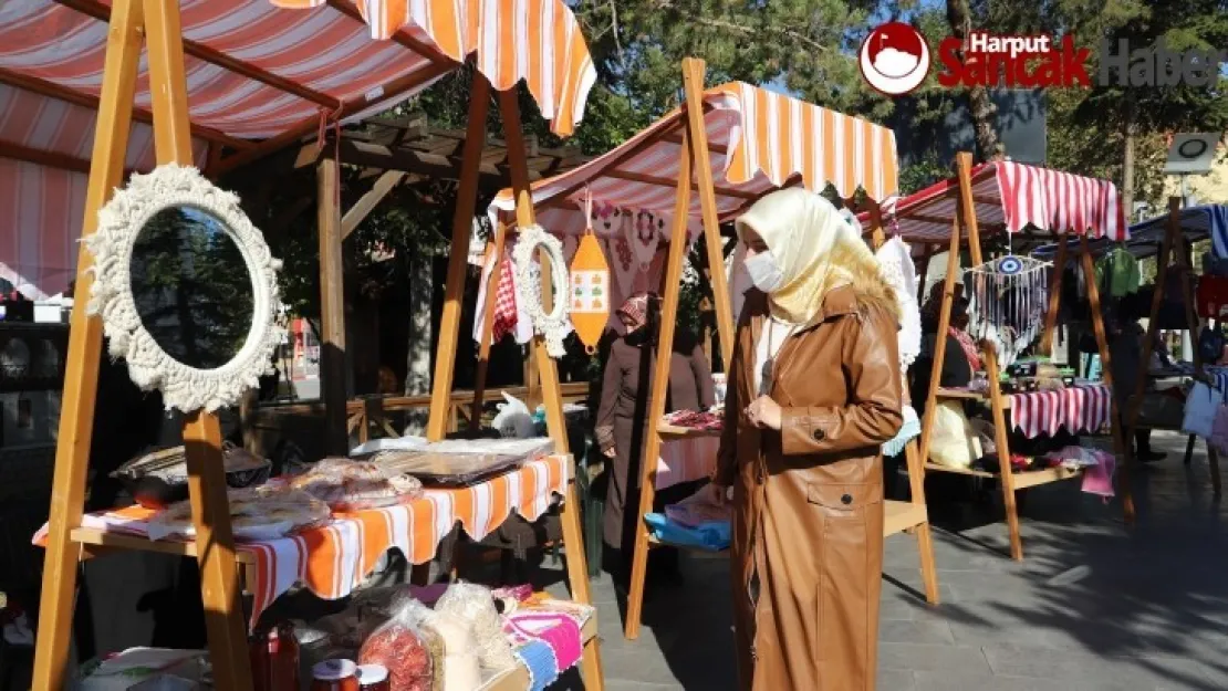 Hanımeli Pazarı Yoğun İlgi Görüyor