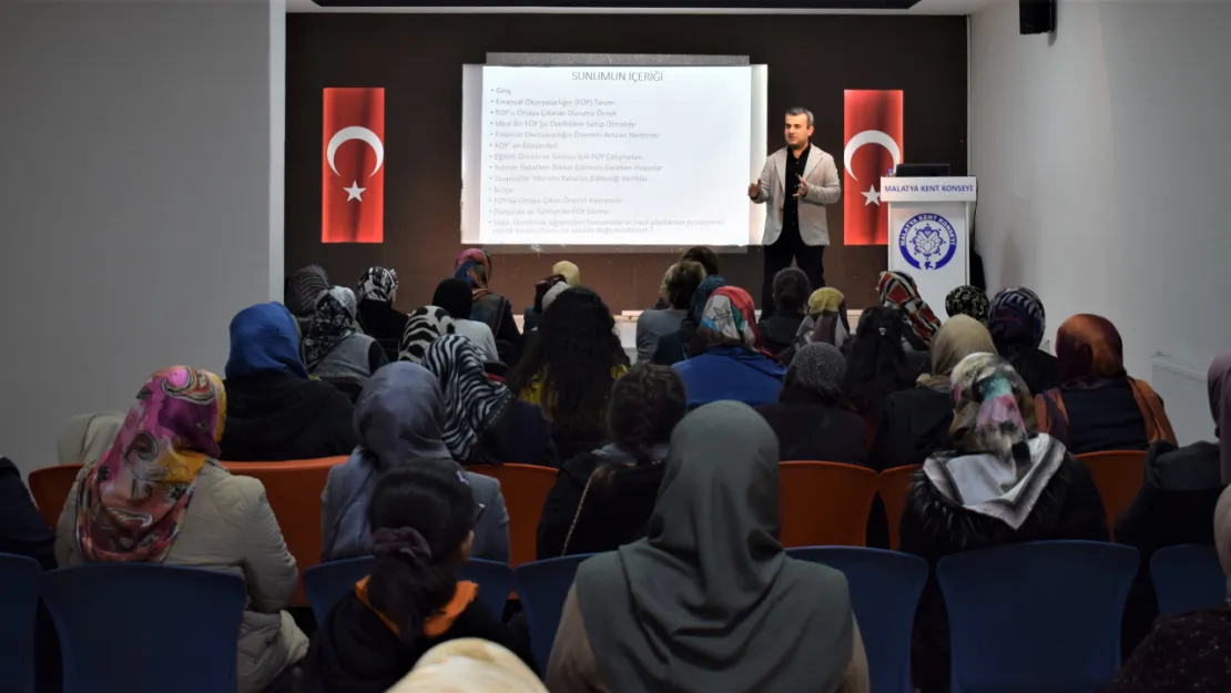 Kadınlar 'Finansal Okuryazarlık' Eğitimiyle Bütçelerini Yönetiyorlar