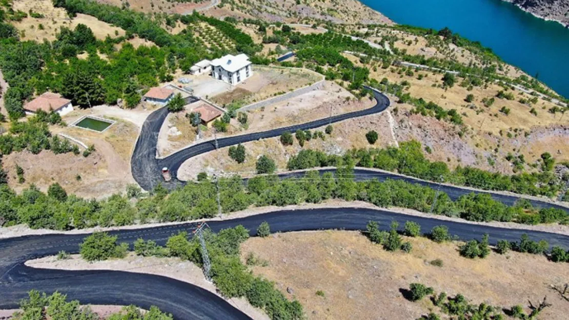 Kale İlçesi Karaağaç Mahallesi Yolu Asfaltlandı