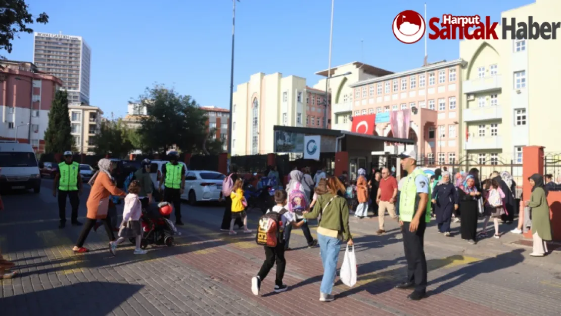 Kartallı Öğrenciler, Kartal Belediyesi Zabıta Ekiplerine Emanet