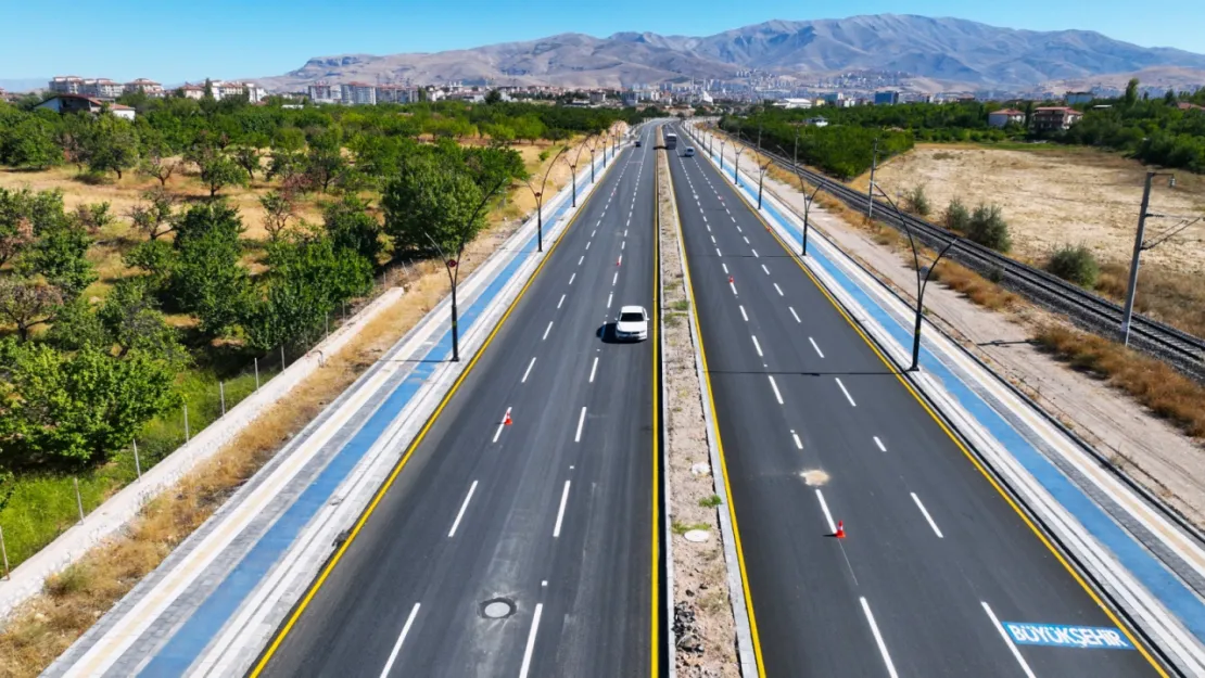 Malatya'da Trafik Güvenliği İçin 920 Bin Metre Yol Çizgi Çalışması Yapıldı