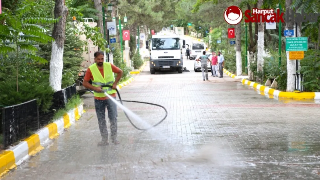 Mezarlıklar, Bayram Ziyaretlerine Hazır Hale Getirildi