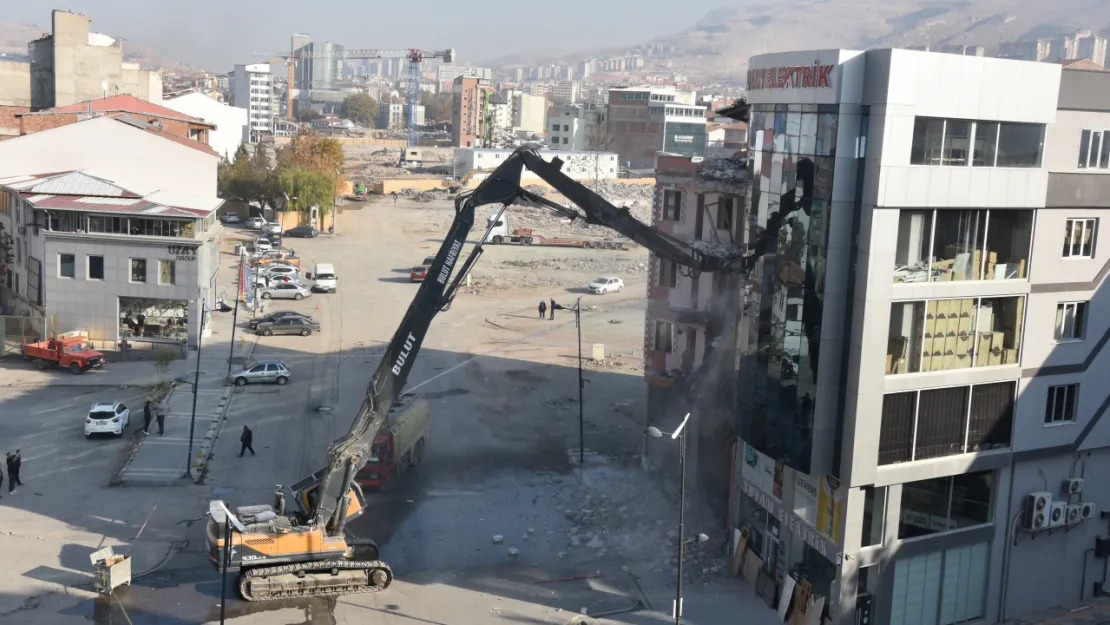 Sadıkoğlu: Depremler, inşaatlar ve göç devam ederken mücbir sebep sona ermemeli