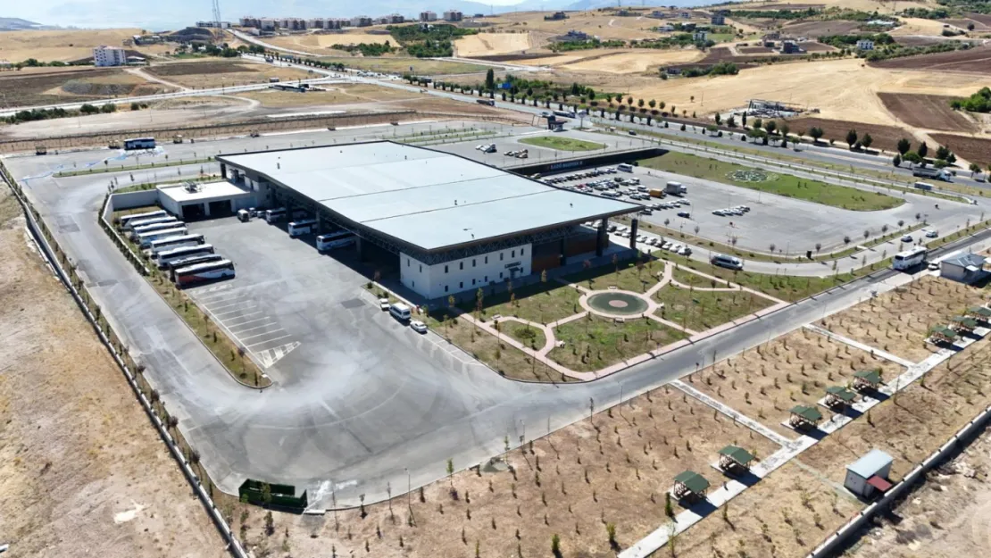 Şehirler Arası Otobüs Terminali, Günde Yüzlerce Yolcuyu Ağırlıyor