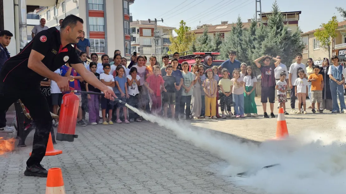 Semt Konakları Öğrencilerine Deprem Ve Yangın Eğitimi Verildi