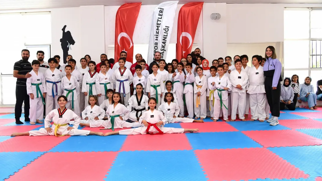 Taekwondo 3. Dönem Kuşak Sınavı Belediyesi Ev Sahipliğinde Yapildi