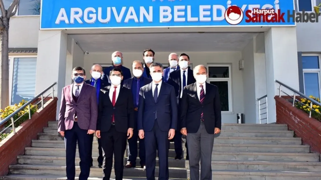 Vali Baruş Arguvan'da Vatandaşların Sorunlarını Dinledi