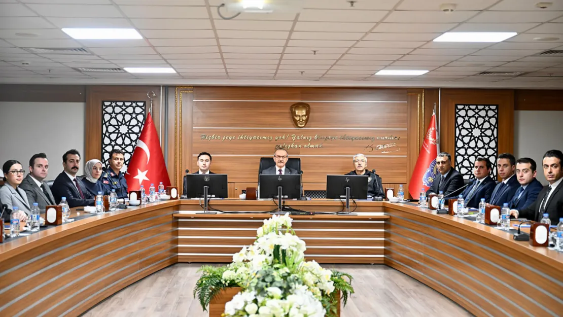 Vali Seddar Yavuz Başkanlığında Kış Tedbirleri Toplantısı Gerçekleştirildi