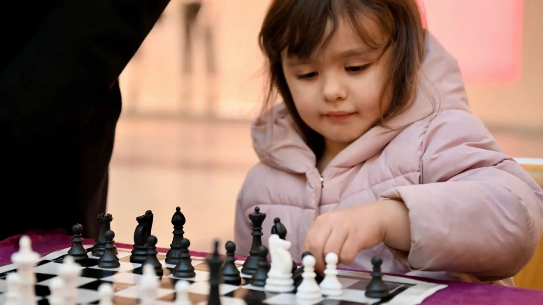 Yeşilyurt Belediyesinin Geleneksel Spor Şenlikleri Büyük İlgi Görüyor