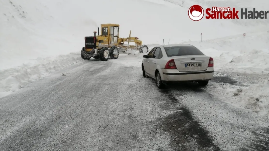 Yolda Kalan Öğretmenlerin İmdadına Büyükşehir Yetişti