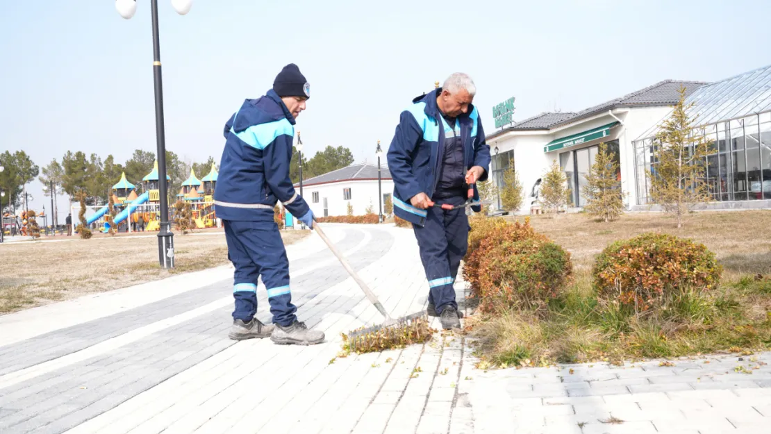 Yollardan Parklara, Temizlikten Denetime Yoğun Mesai