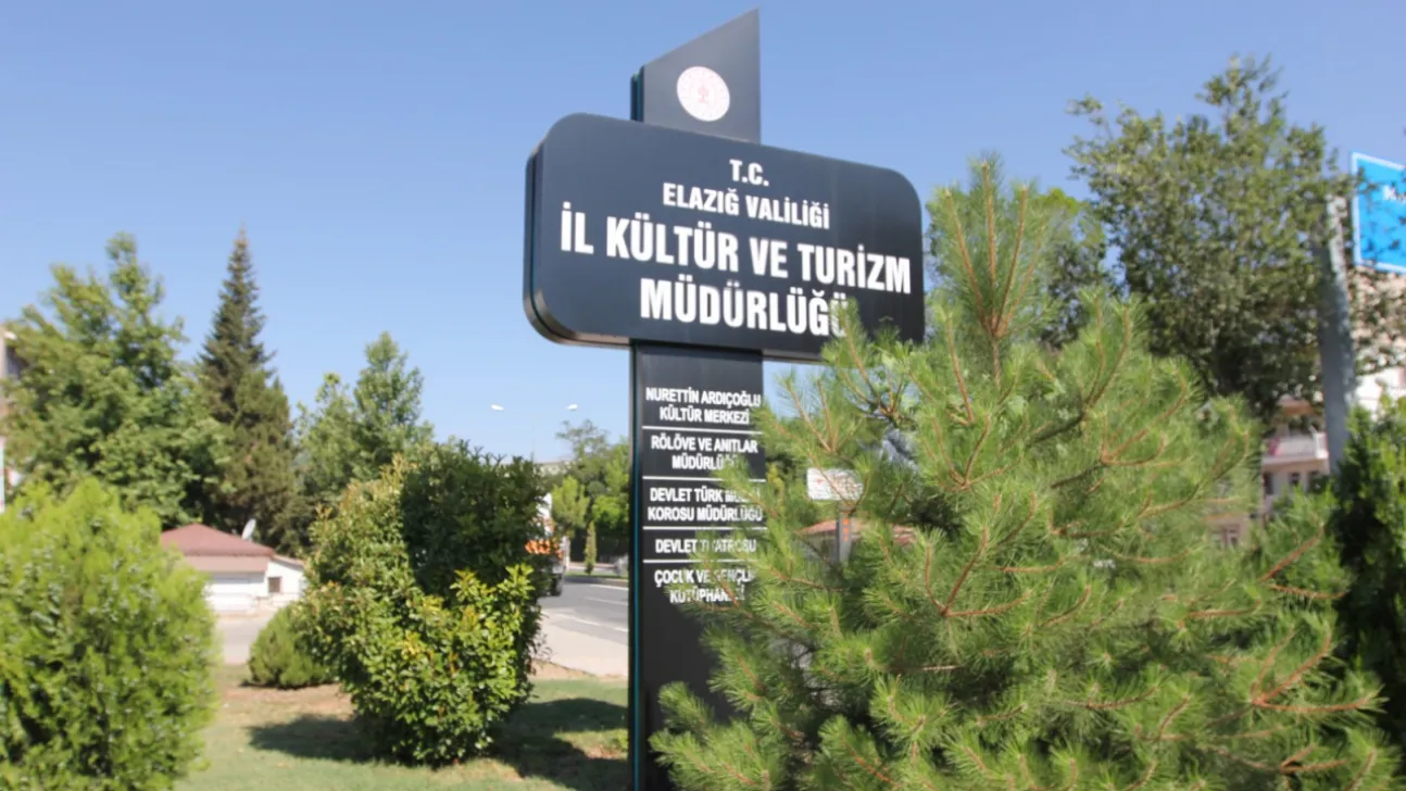 'Seninle Evlenir Miyim?' Bu Akşam Elazığ'da Sahnelenecek