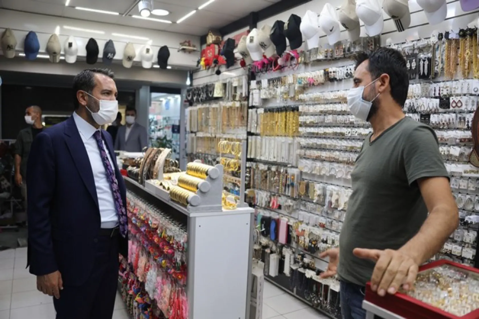 Başkan Şerifoğulları Esnaf Ziyaretlerini Sürdürüyor