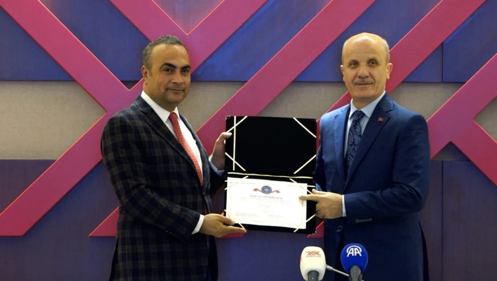 BARÜ'nün 7 programı 'Engelsiz Üniversite Program Nişanı' aldı