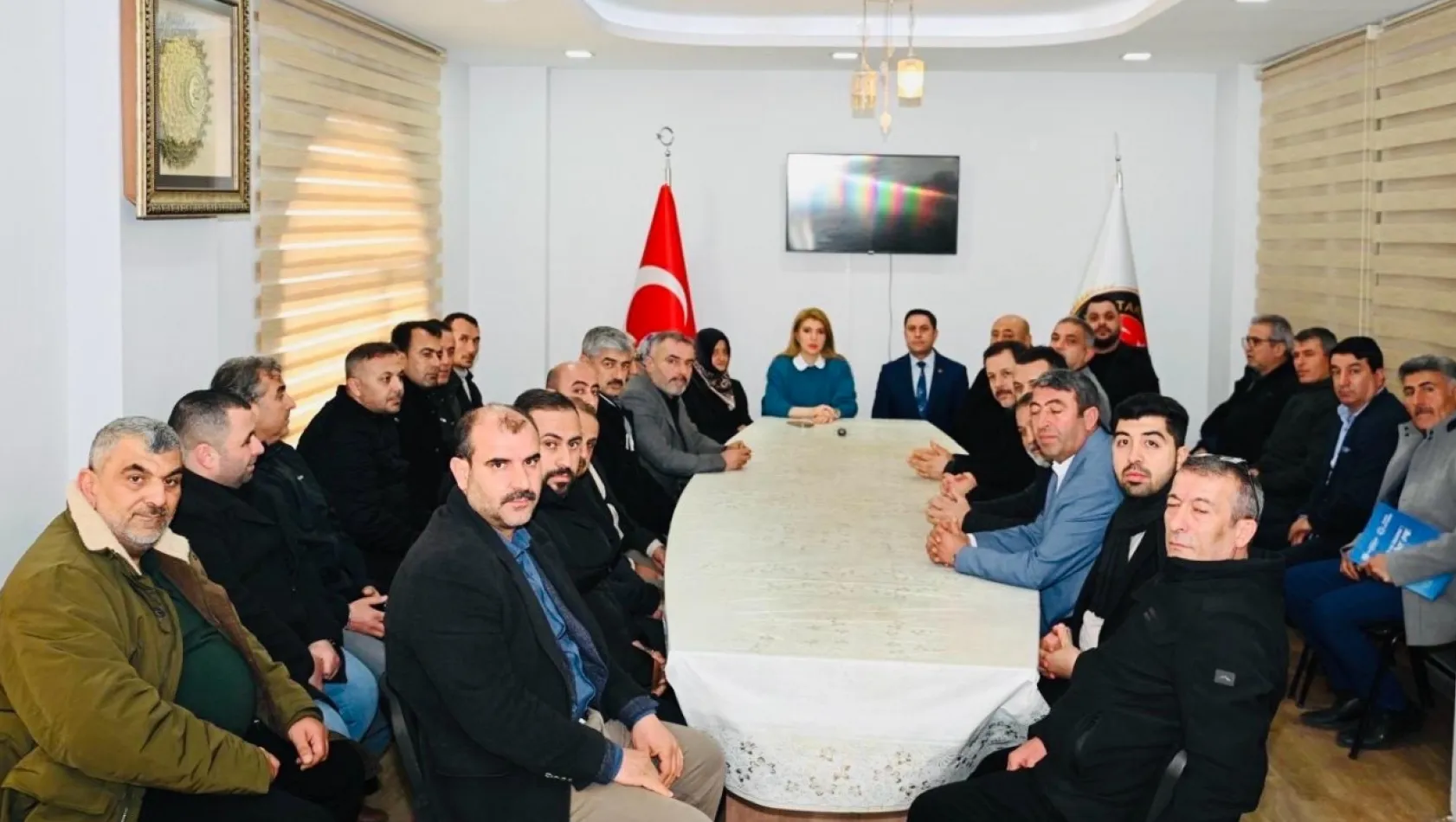 Milletvekili Ölmeztoprak Muhtarlarla Bir Araya Geldi