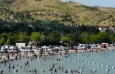 Doğu'nun İncisi Hazar Gölü, Ziyaretçi Akınına Uğruyor