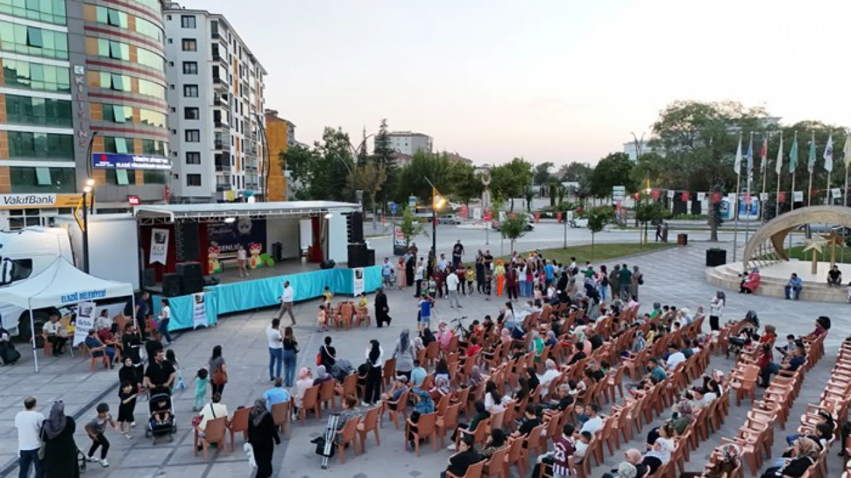 Elazığ Belediyesi’nden, Gezici Tiyatro Şenliği