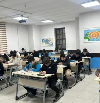 Büyükşehir Eğitim Merkezlerinde  Yapılan Deneme Sınavına 1350 Öğrenci Katıldı