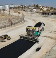 ELAZIĞ BELEDİYESİ'NİN YÜRÜTTÜĞÜ YOL YENİLEME ÇALIŞMALARI DEVAM EDİYOR