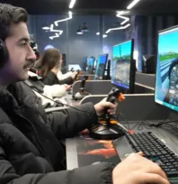 Elazığ Belediyesinden Gençlere Ücretsiz Uçuş Simülasyon Deneyimi