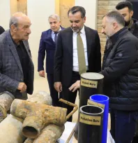 ESKİ İÇME SUYU BORULARINI MECLİS'E TAŞIYAN BAŞKAN ŞERİFOĞULLARI, ALTYAPININ ÖNEMİNİ BİR KEZ DAHA GÖZLER ÖNÜNE SERDİ