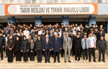 Başkan Er, 'Kariyer Günleri' Kapsamında  Öğrencilerle Bir Araya Geldi